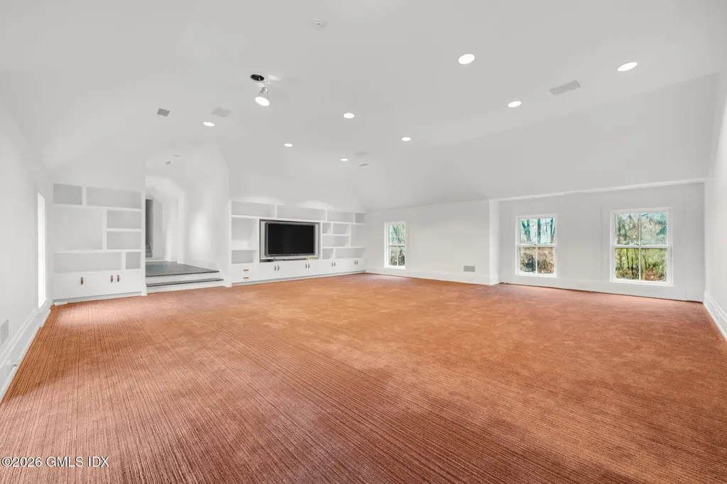 8 Old Round Hill Lane Greenwich CT 06831