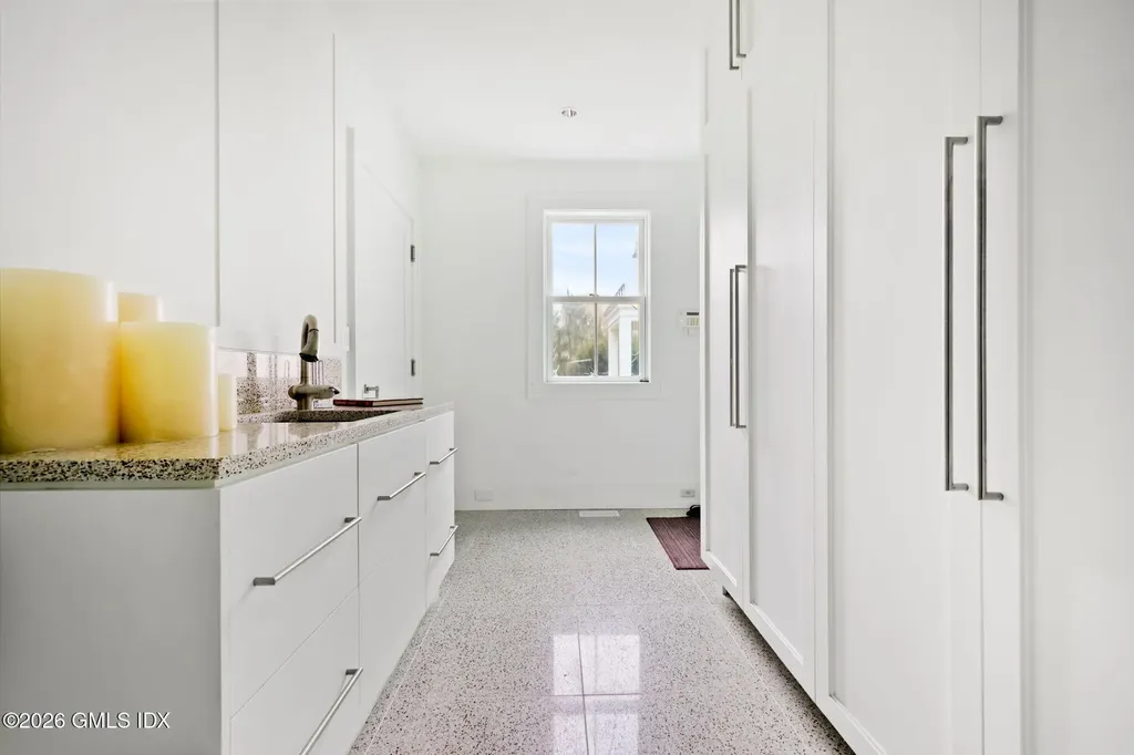 8 Old Round Hill Lane Greenwich CT 06831