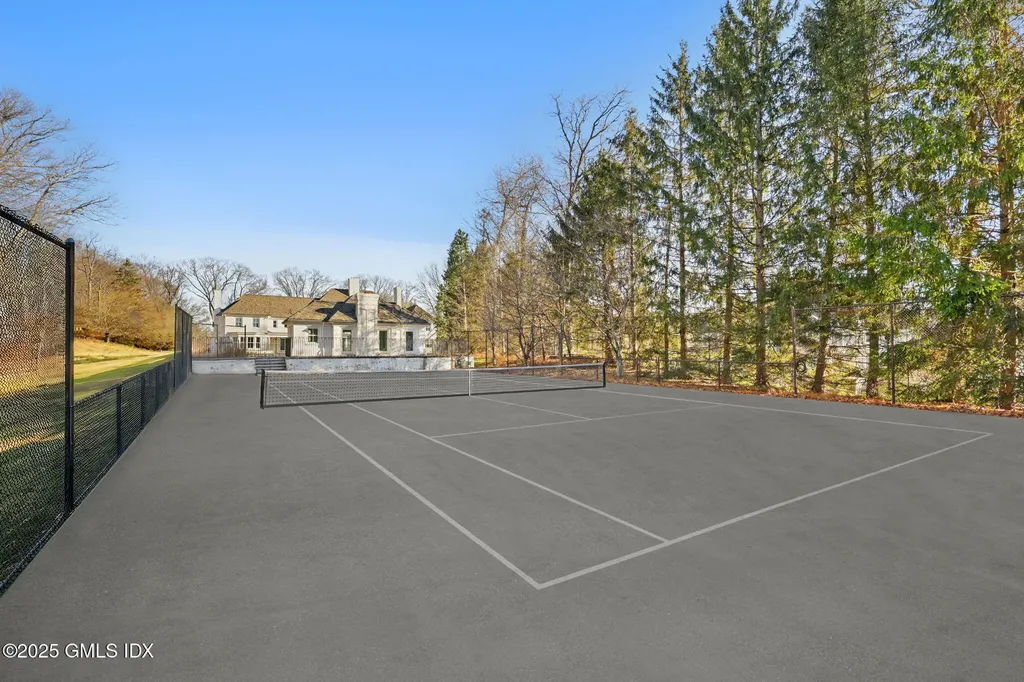 8 Old Round Hill Lane Greenwich CT 06831