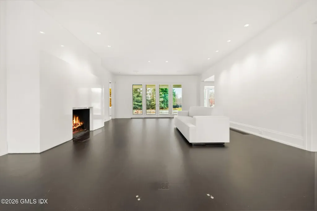 8 Old Round Hill Lane Greenwich CT 06831