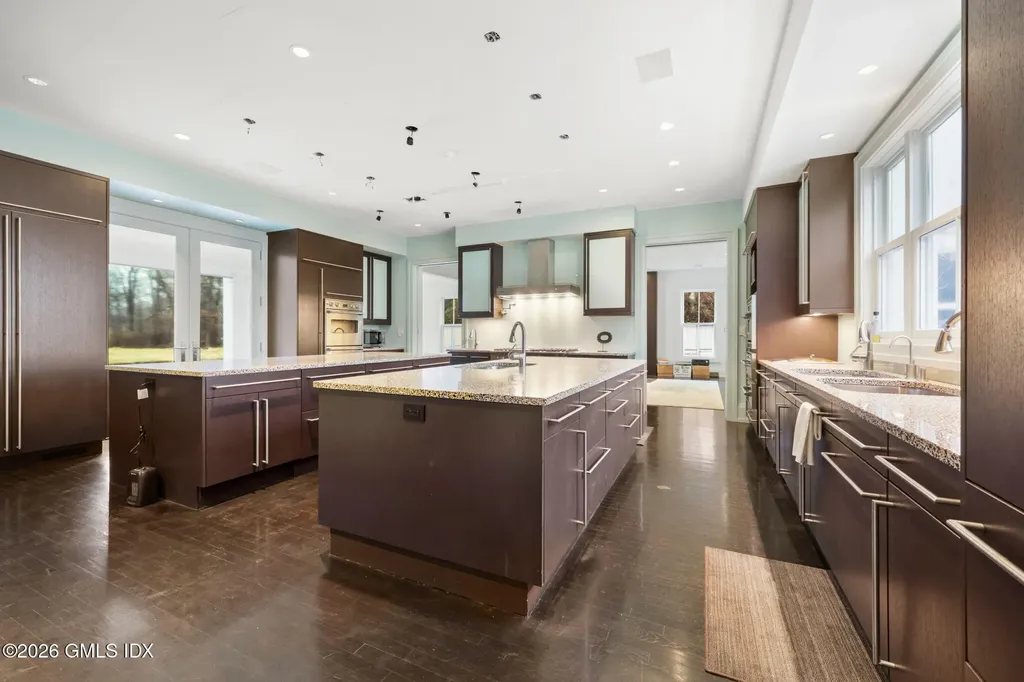 8 Old Round Hill Lane Greenwich CT 06831