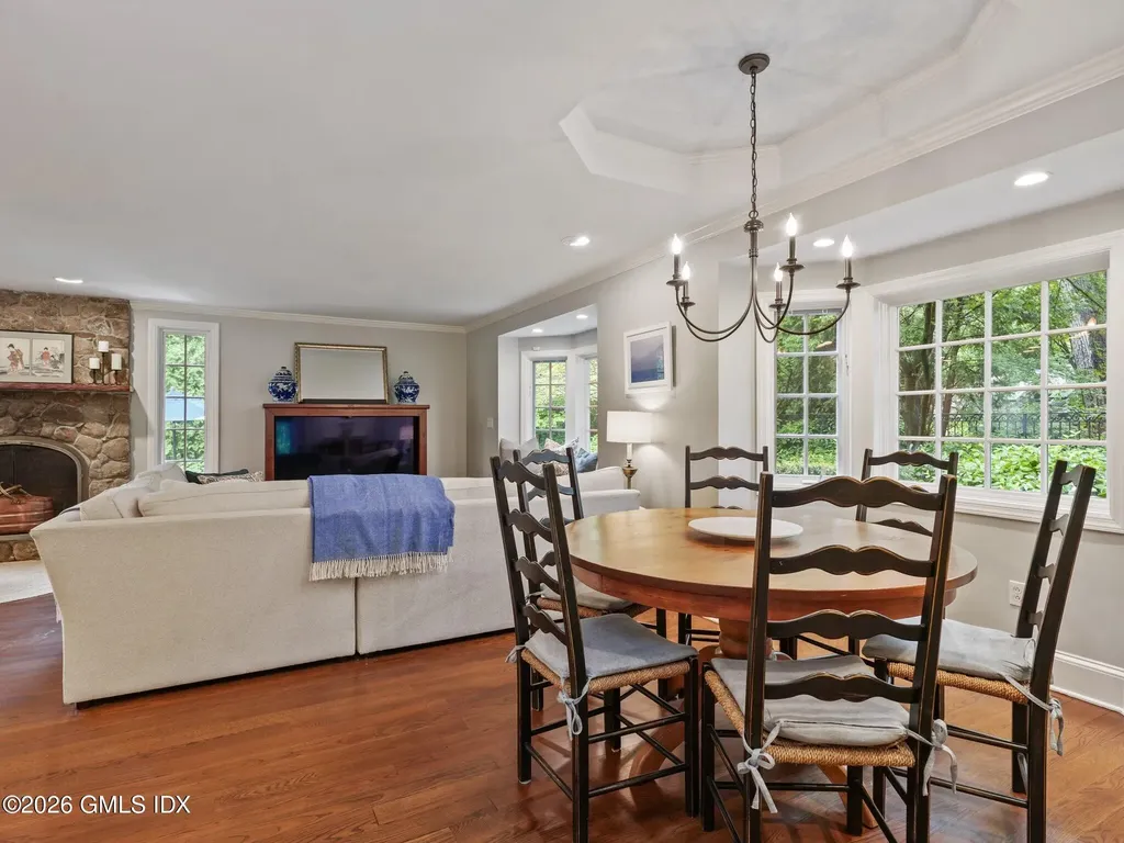 47 Owenoke Way Riverside CT 06878