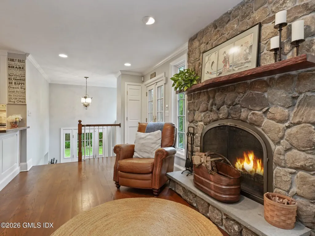 47 Owenoke Way Riverside CT 06878