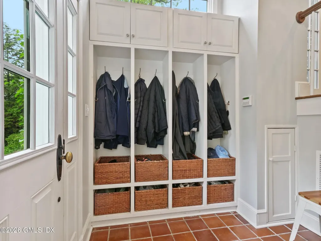 47 Owenoke Way Riverside CT 06878