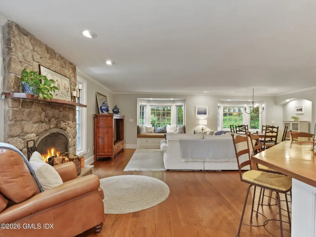 47 Owenoke Way Riverside CT 06878