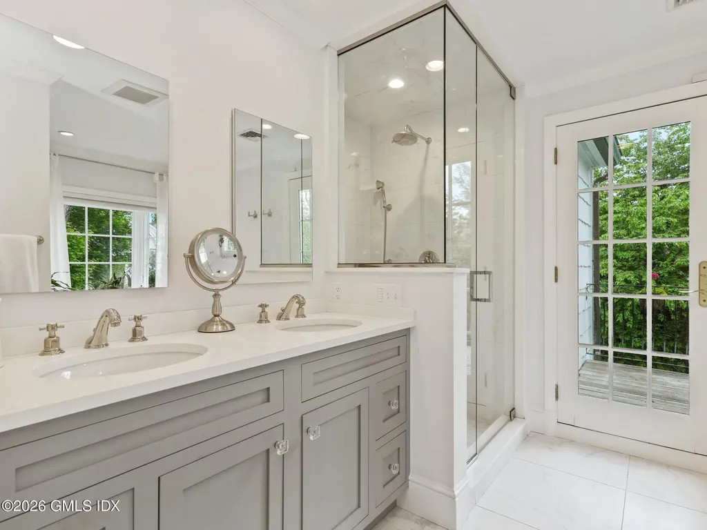 47 Owenoke Way Riverside CT 06878