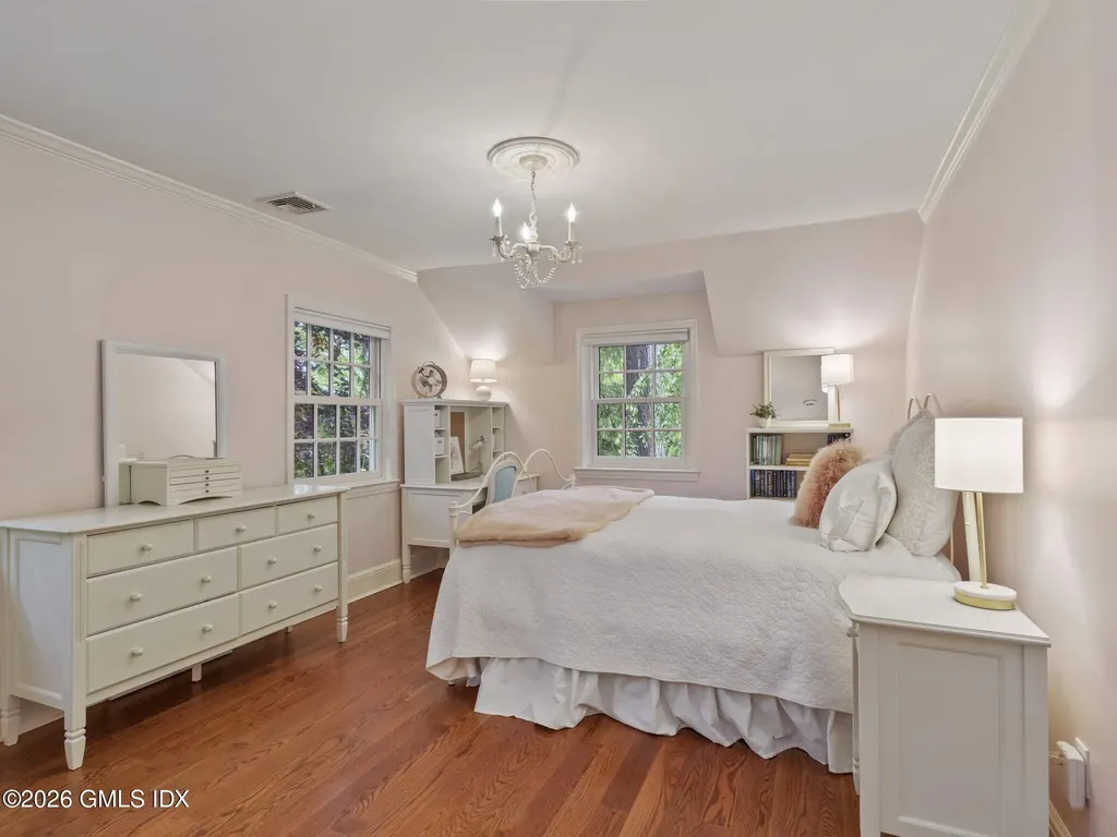 47 Owenoke Way Riverside CT 06878