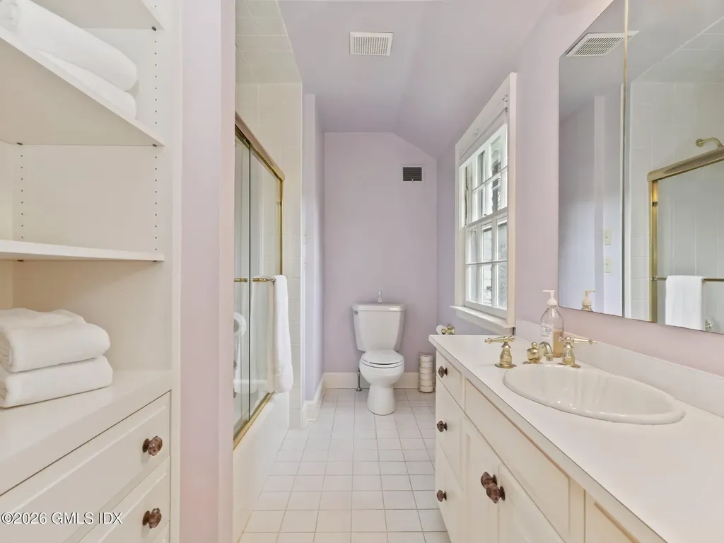 47 Owenoke Way Riverside CT 06878