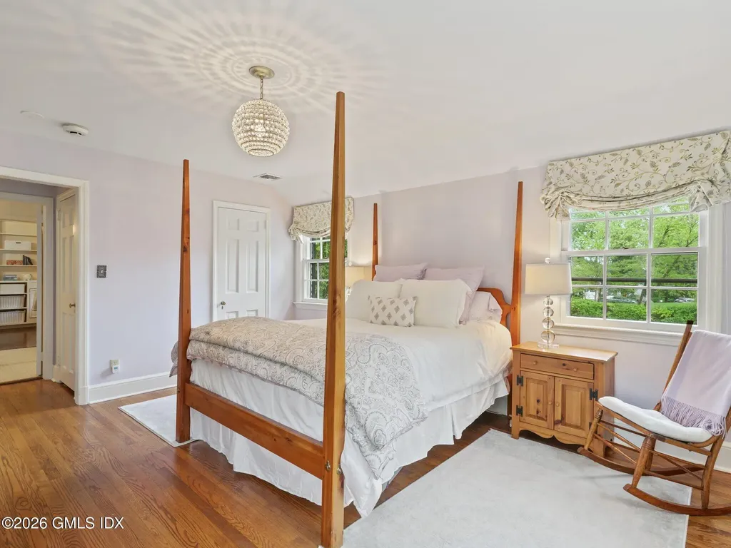 47 Owenoke Way Riverside CT 06878