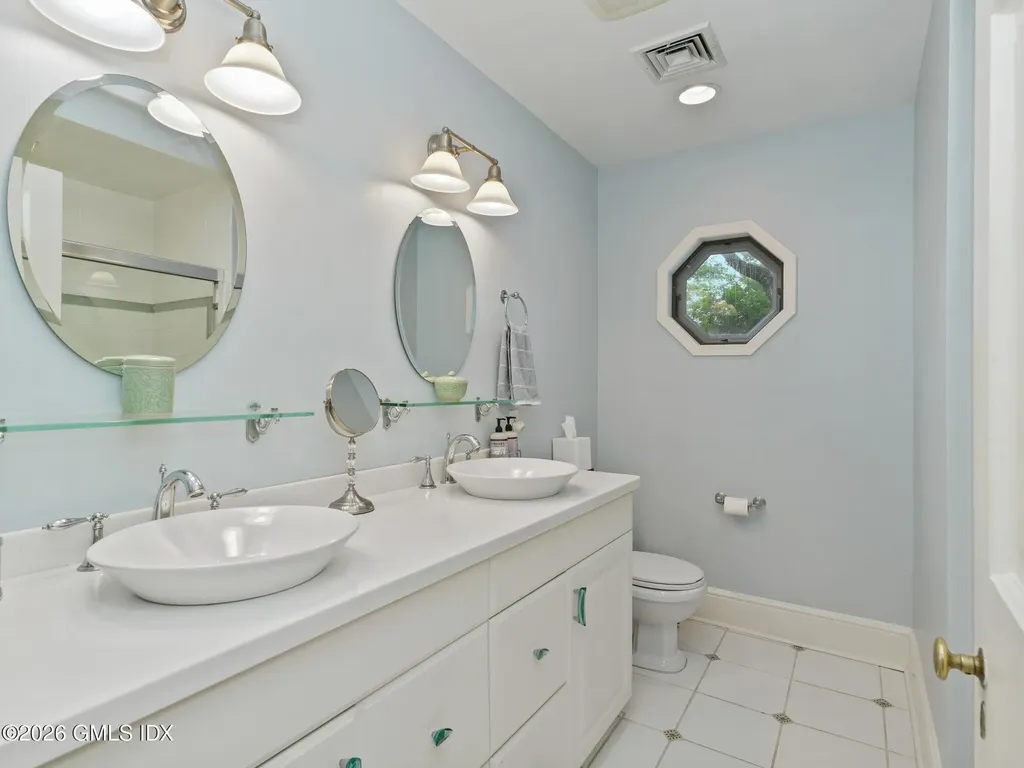 47 Owenoke Way Riverside CT 06878