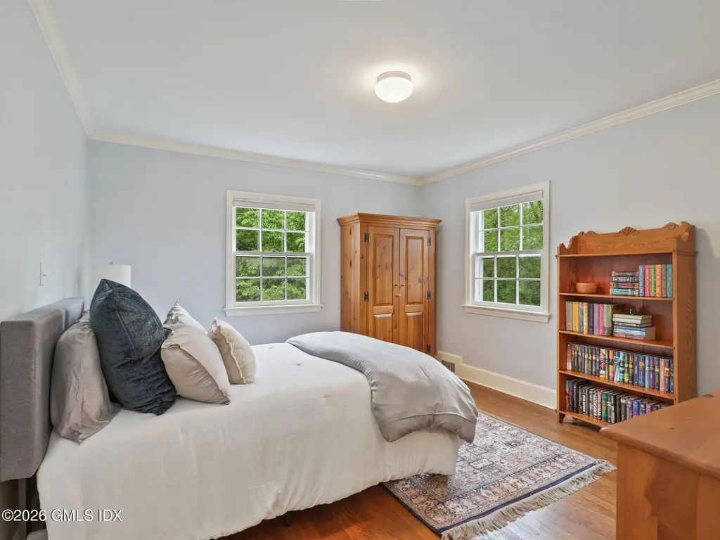 47 Owenoke Way Riverside CT 06878