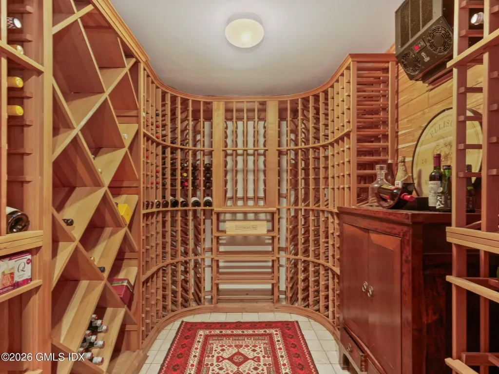 47 Owenoke Way Riverside CT 06878