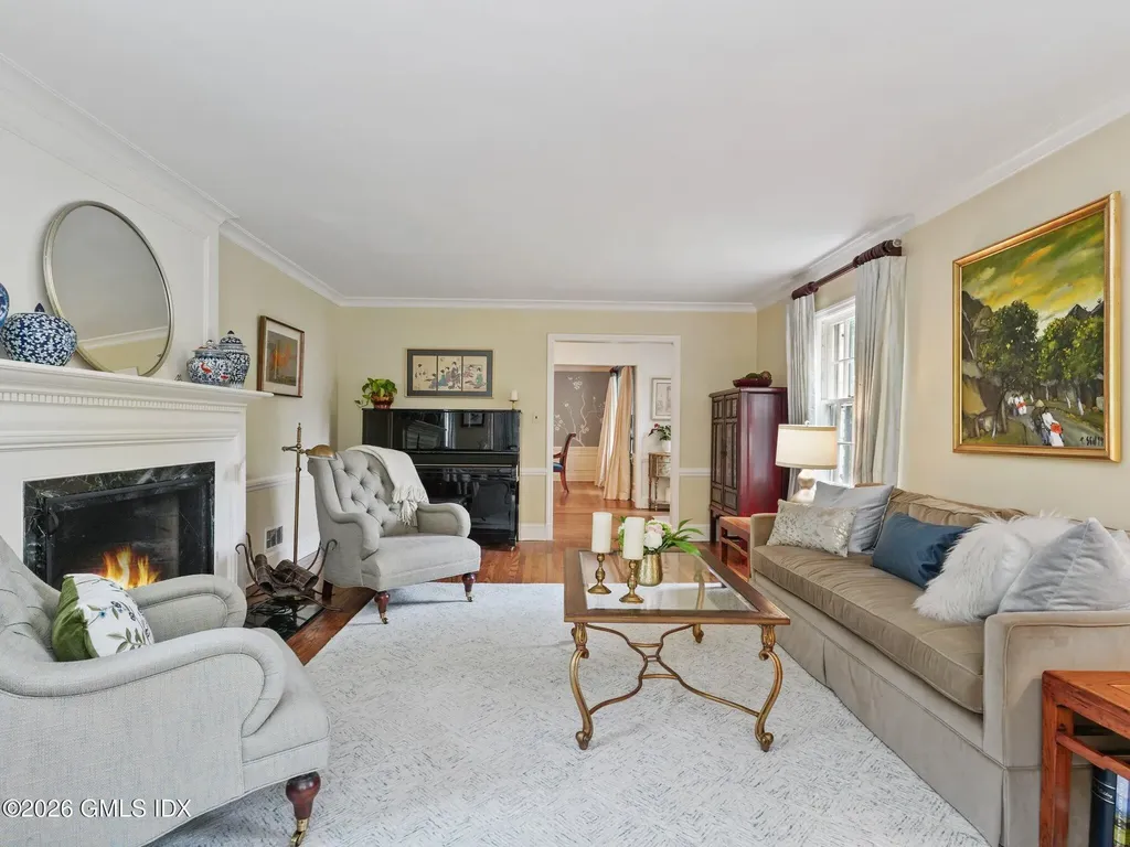 47 Owenoke Way Riverside CT 06878