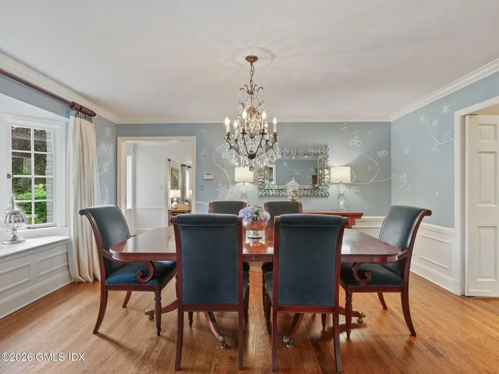 47 Owenoke Way Riverside CT 06878