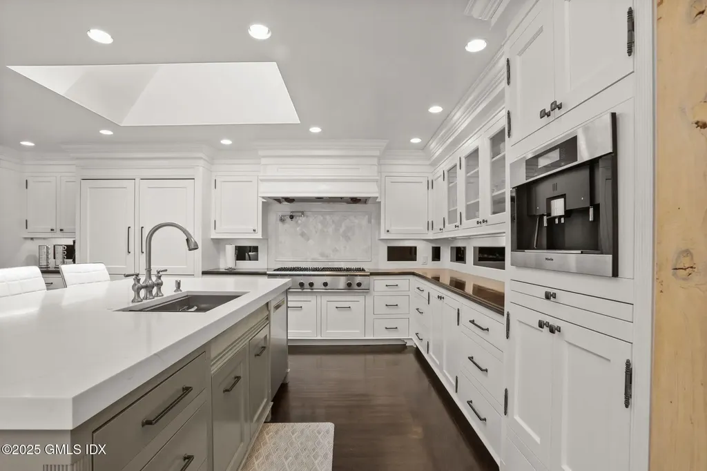 6 Reynwood Manor Greenwich CT 06831