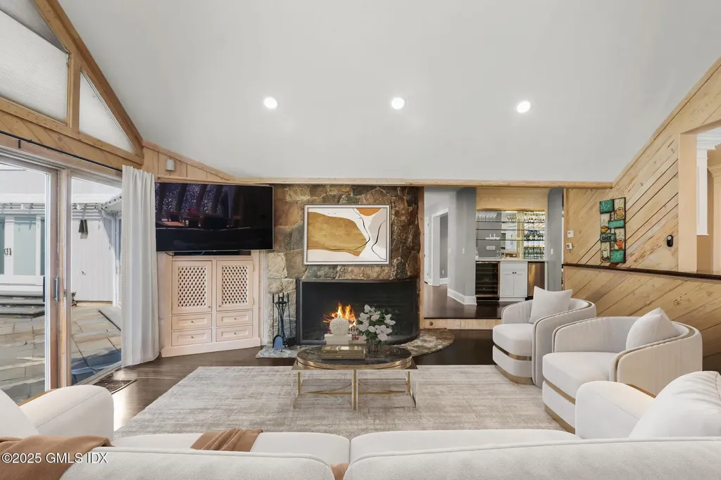 6 Reynwood Manor Greenwich CT 06831