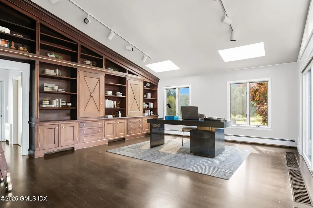 6 Reynwood Manor Greenwich CT 06831