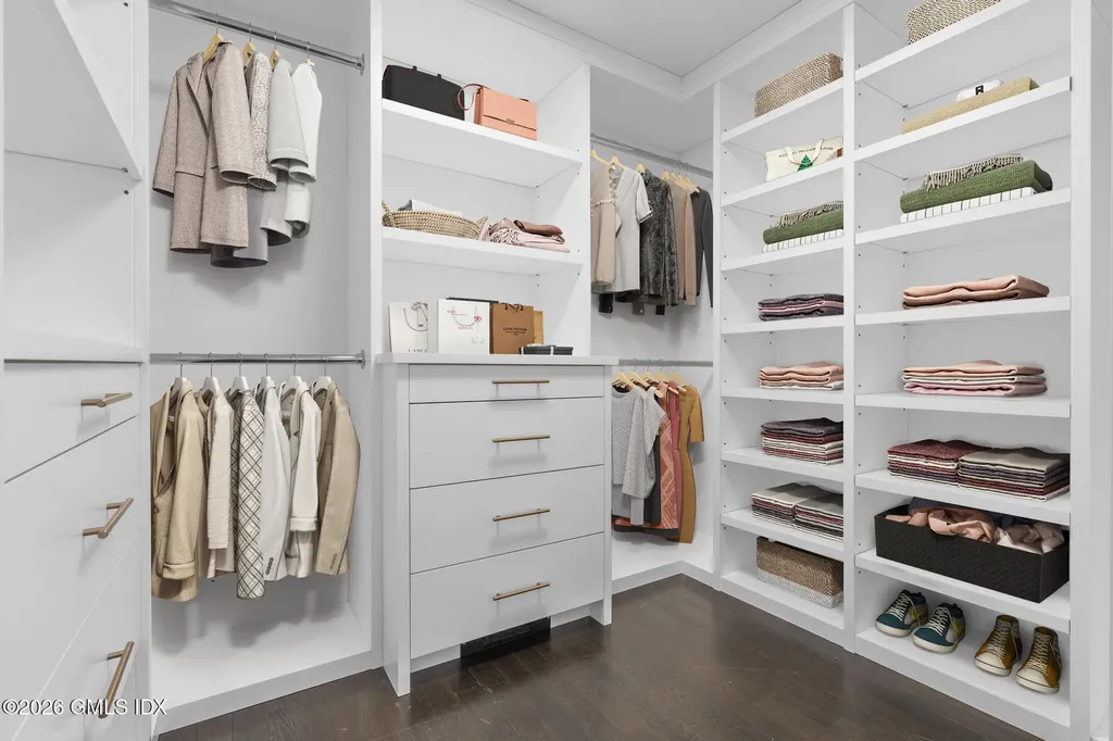 6 Reynwood Manor Greenwich CT 06831