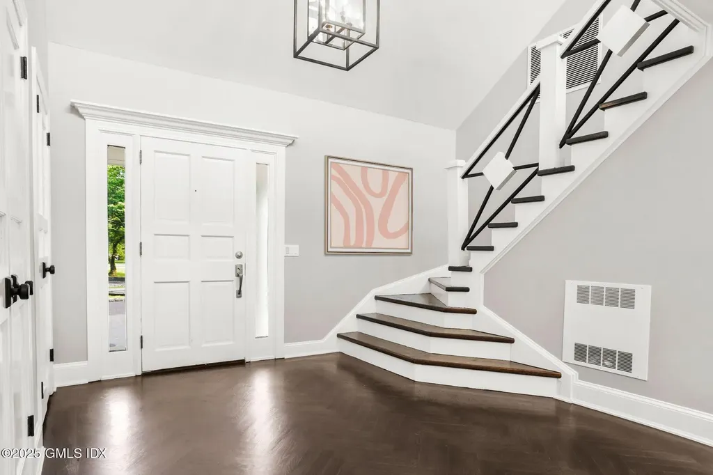 6 Reynwood Manor Greenwich CT 06831