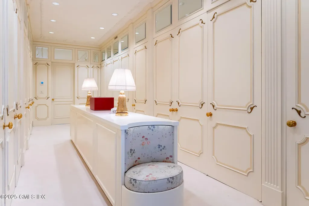 1233 Rock Rimmon Road Stamford CT 06903