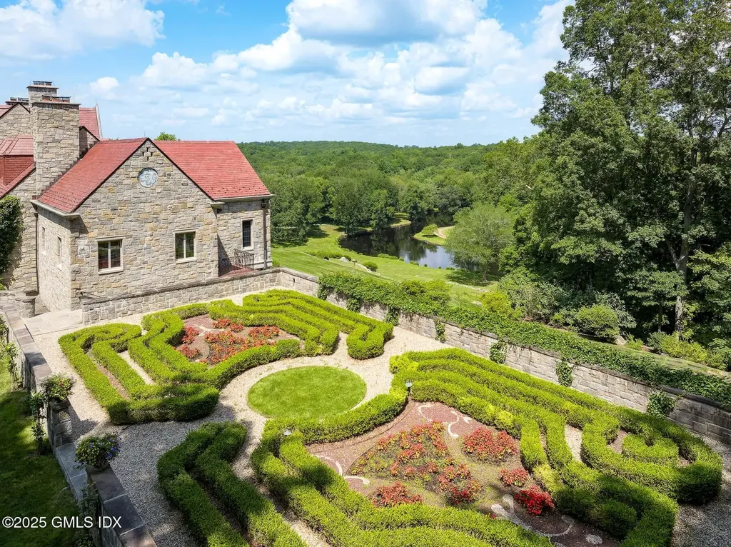 1233 Rock Rimmon Road Stamford CT 06903