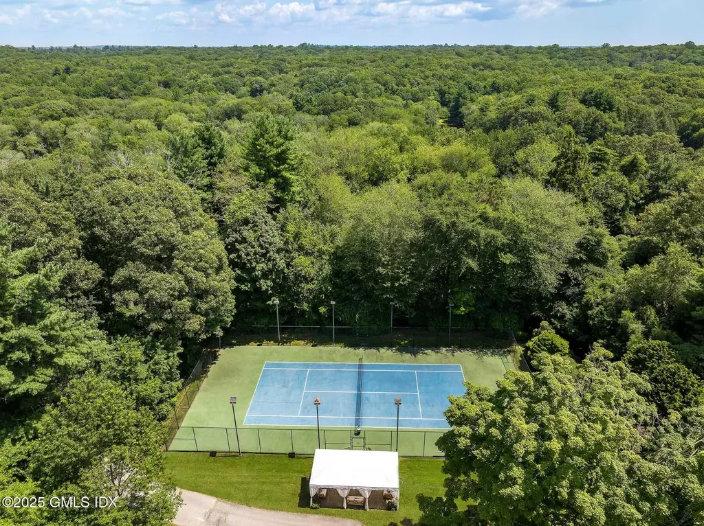 1233 Rock Rimmon Road Stamford CT 06903