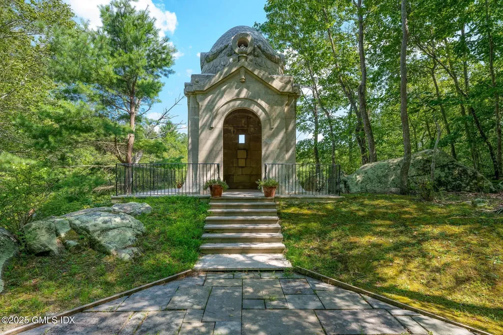 1233 Rock Rimmon Road Stamford CT 06903