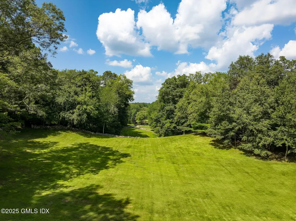 1233 Rock Rimmon Road Stamford CT 06903