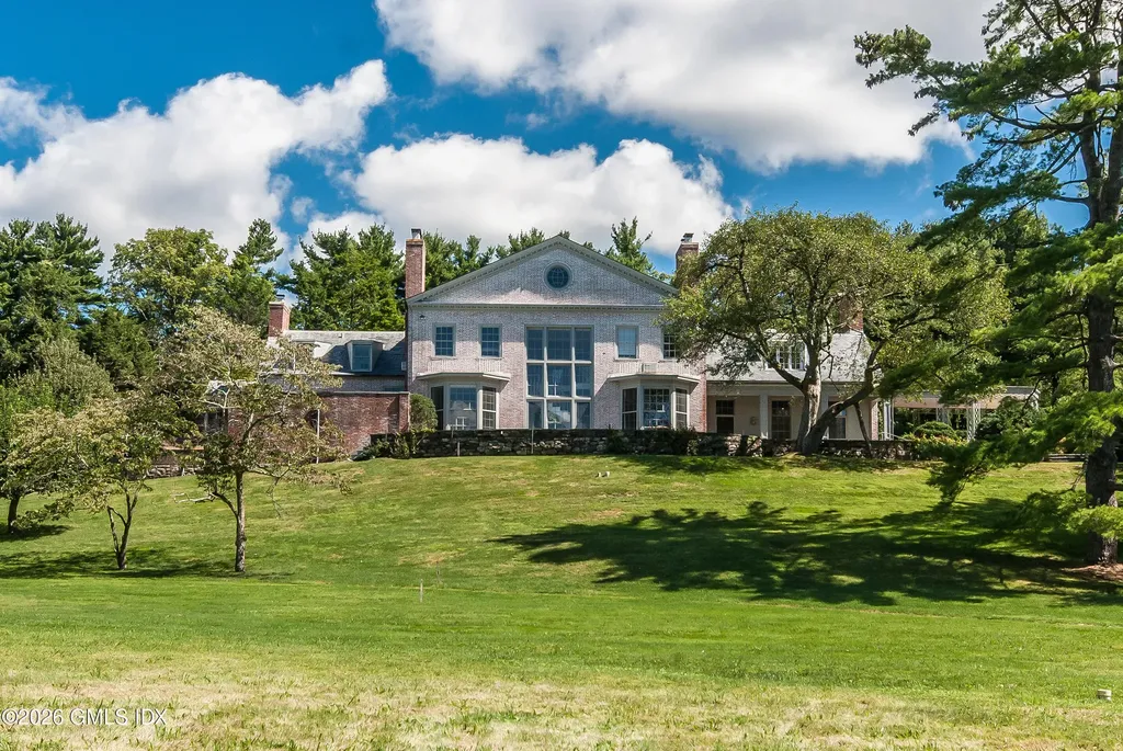 Greenwich CT, 188 Round Hill Road