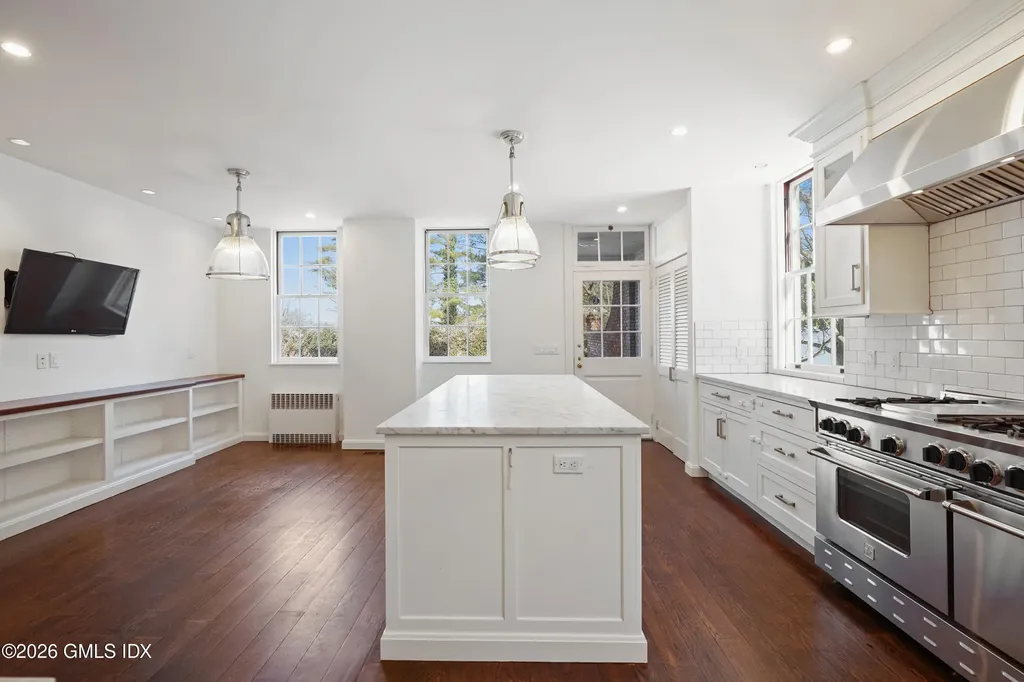 188 Round Hill Road Greenwich CT 06831