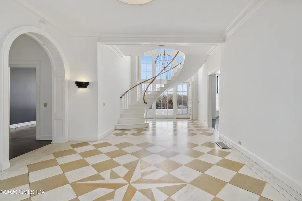 188 Round Hill Road Greenwich CT 06831