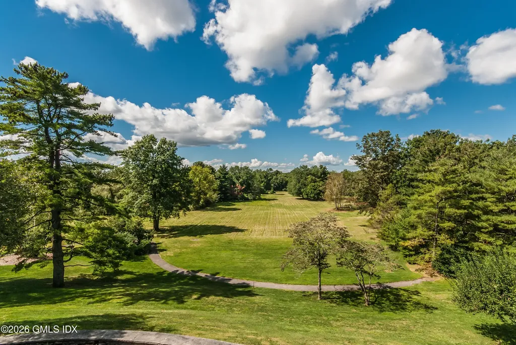 188 Round Hill Road Greenwich CT 06831