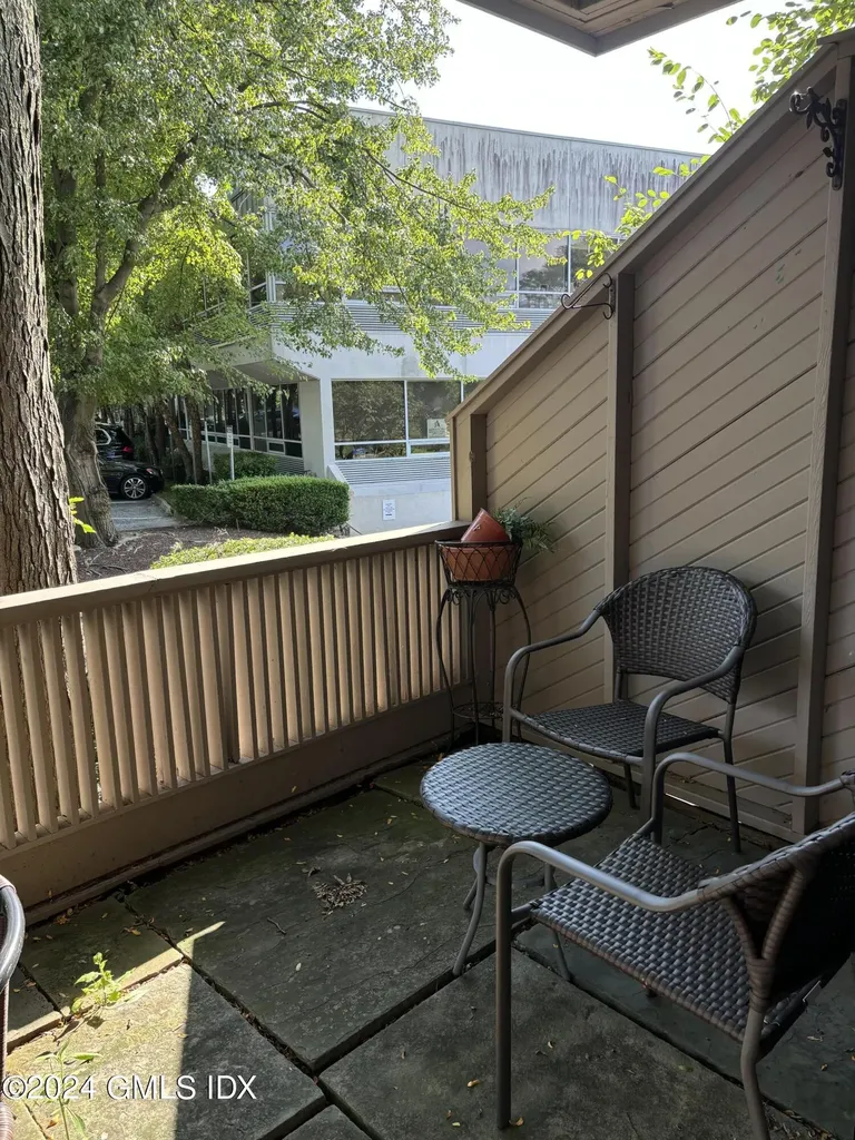 1465 E Putnam Avenue Old Greenwich CT 06870