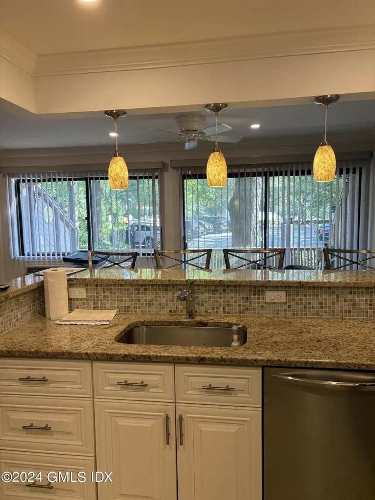 1465 E Putnam Avenue Old Greenwich CT 06870