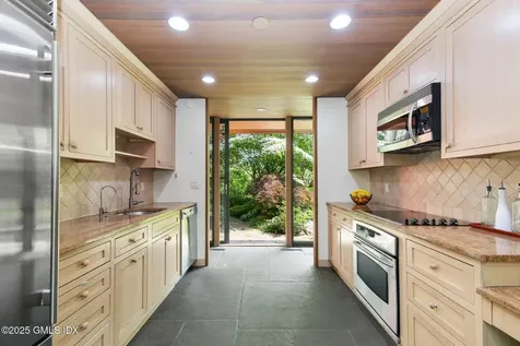 21 Hycliff Road Greenwich CT 06831