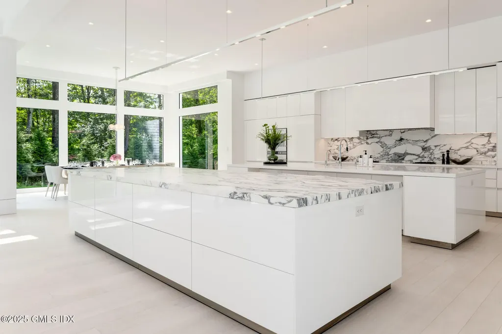 8 Fox Run Lane Greenwich CT 06831