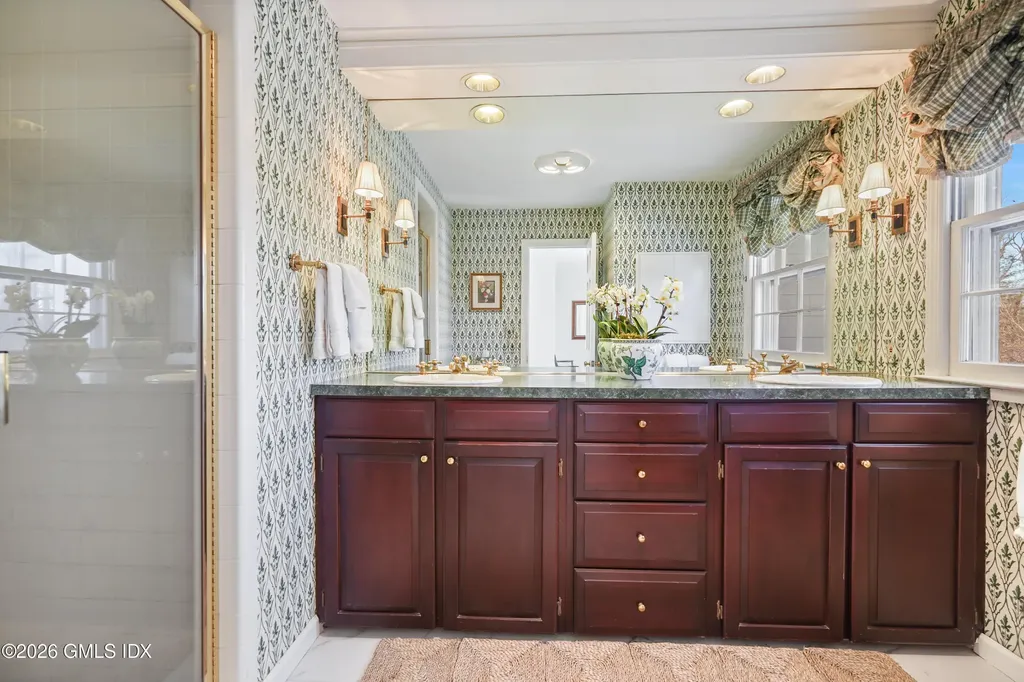 14 Pinecroft Road Greenwich CT 06830