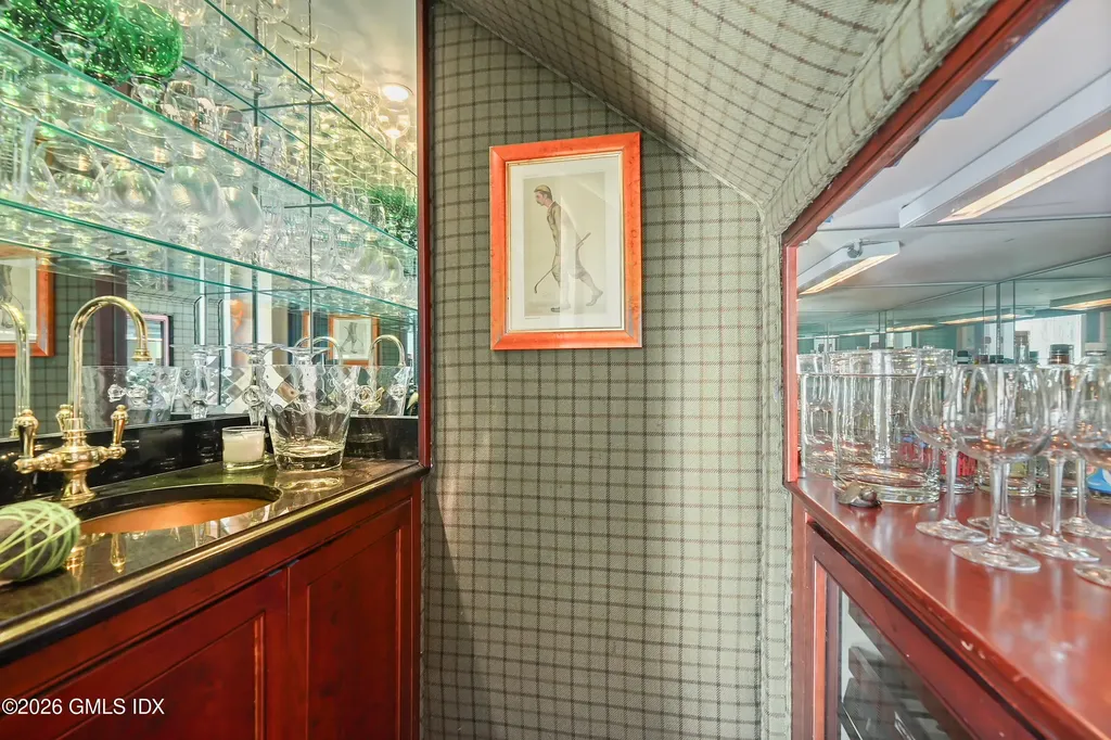 14 Pinecroft Road Greenwich CT 06830