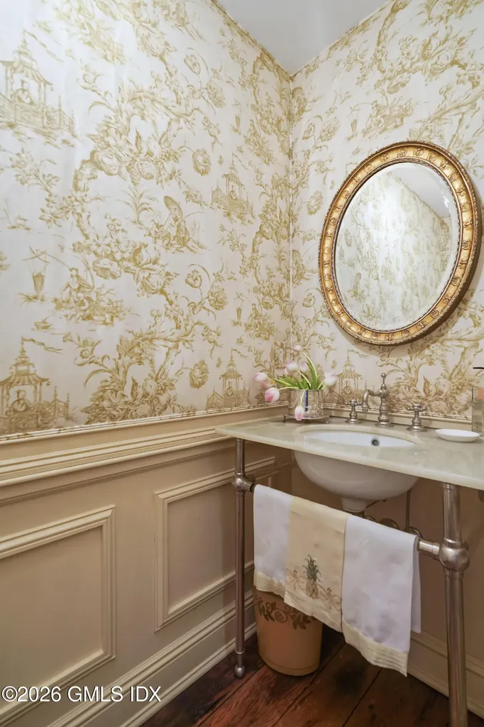 14 Pinecroft Road Greenwich CT 06830