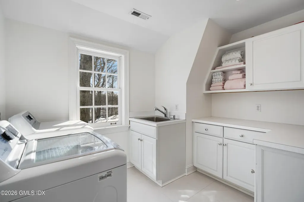 14 Pinecroft Road Greenwich CT 06830