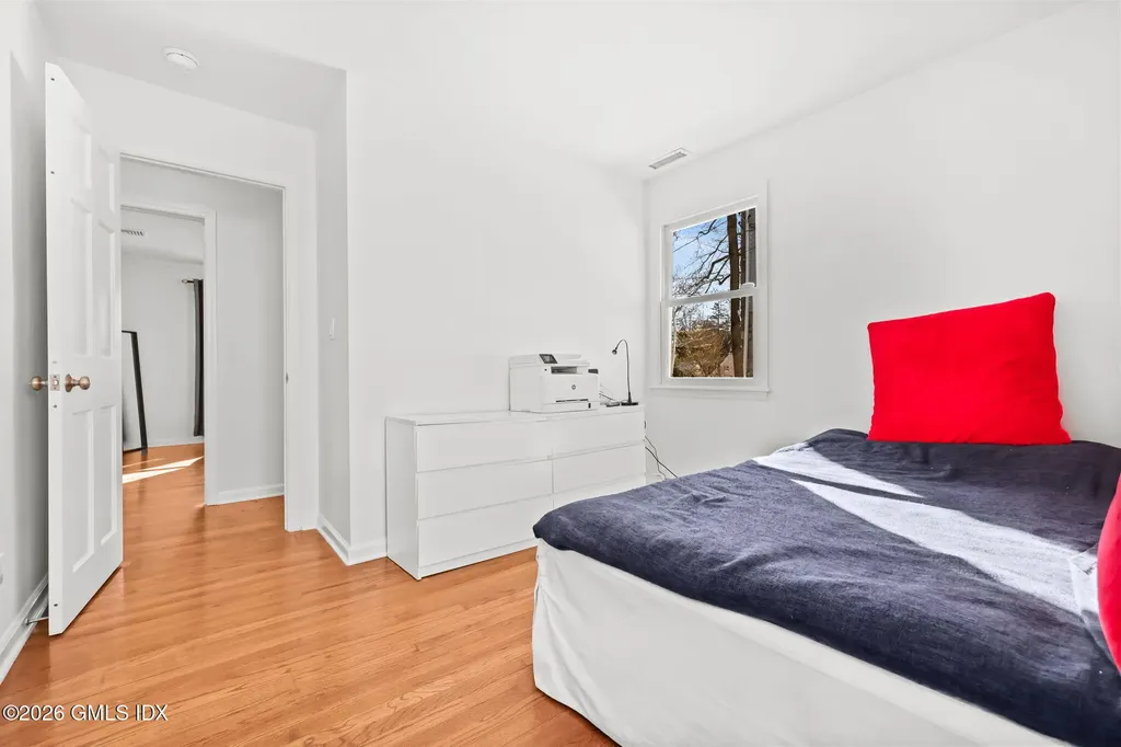 52 Valleywood Road Cos Cob CT 06807