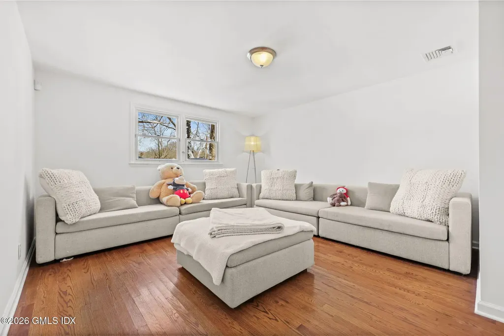 52 Valleywood Road Cos Cob CT 06807