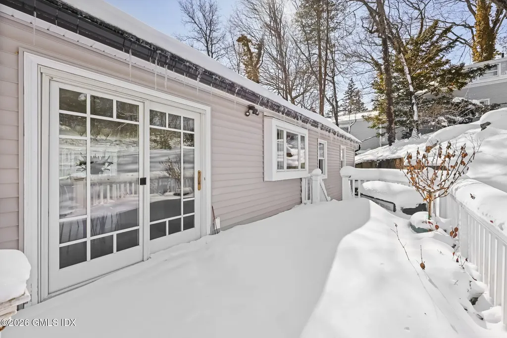 52 Valleywood Road Cos Cob CT 06807