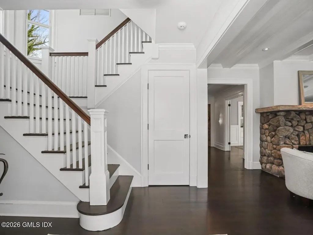 21 Lake Drive Riverside CT 06878