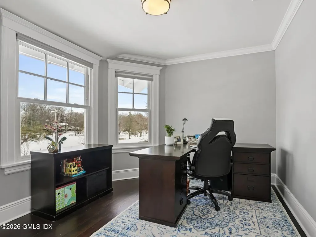 21 Lake Drive Riverside CT 06878