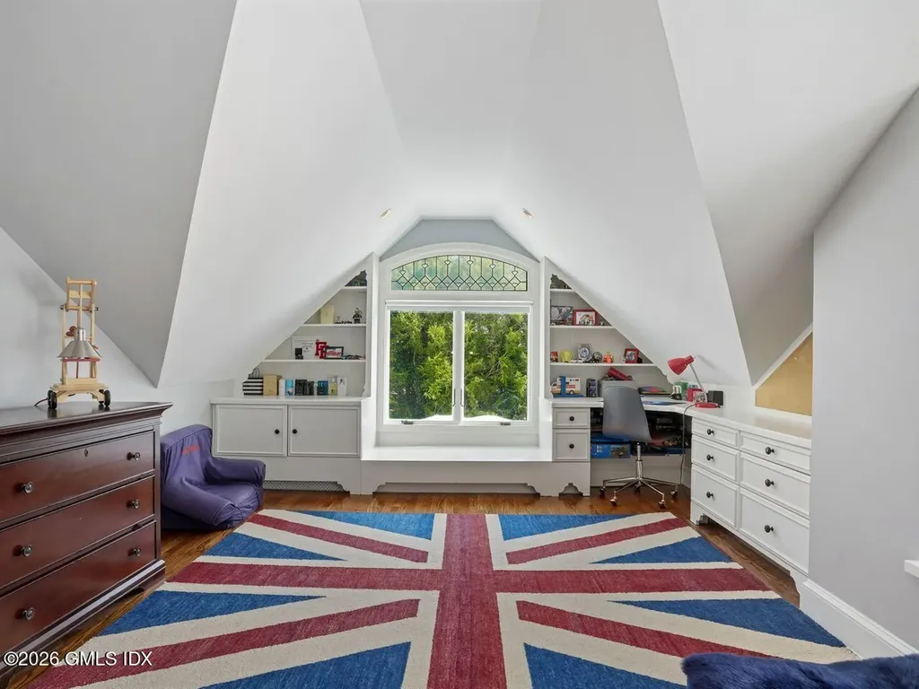 21 Lake Drive Riverside CT 06878