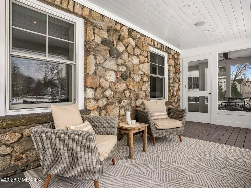 21 Lake Drive Riverside CT 06878