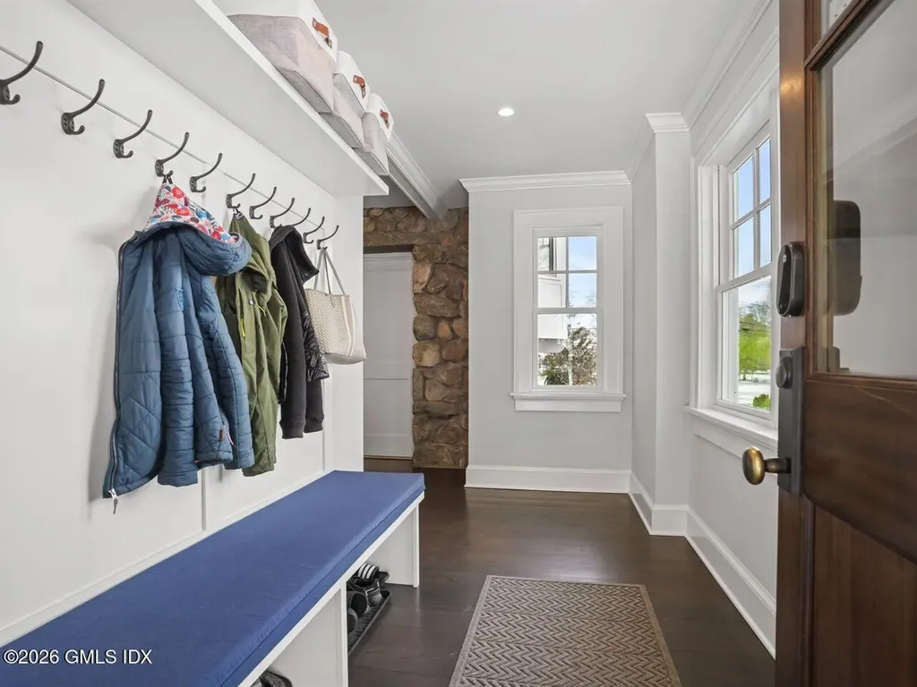 21 Lake Drive Riverside CT 06878