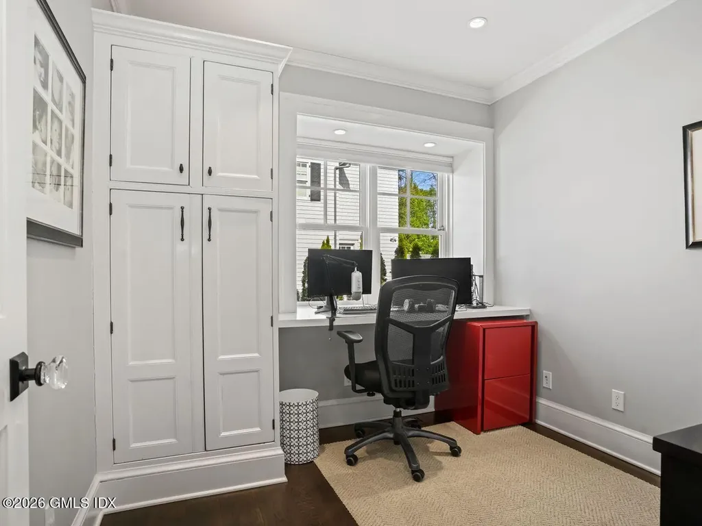 21 Lake Drive Riverside CT 06878