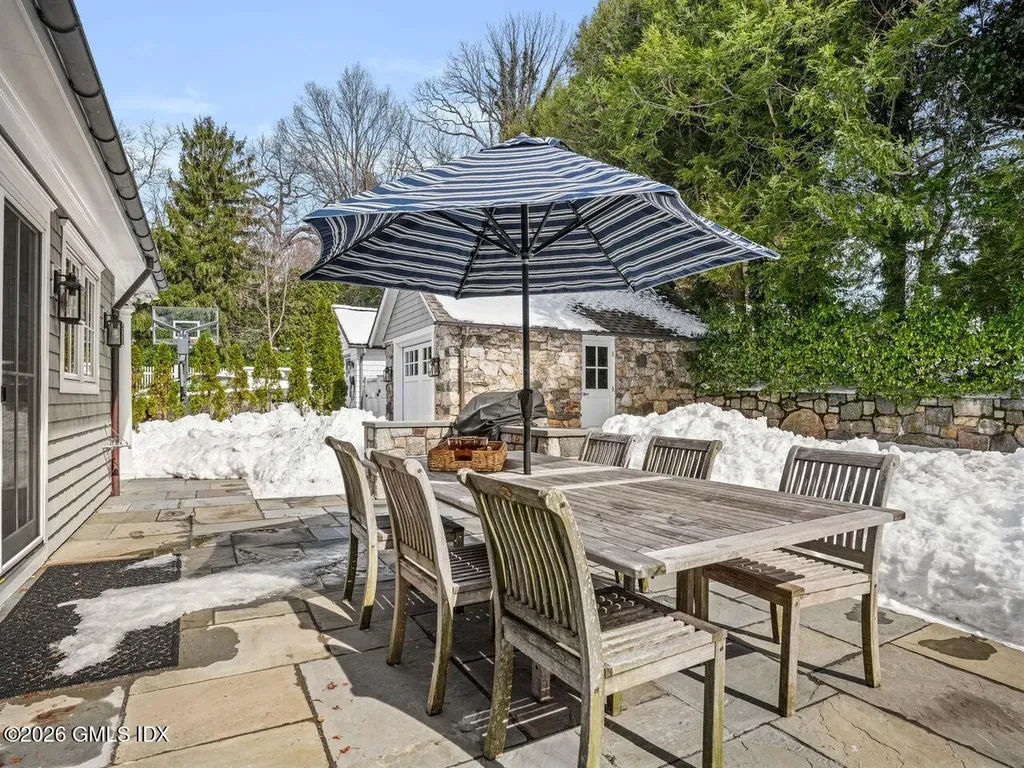 21 Lake Drive Riverside CT 06878